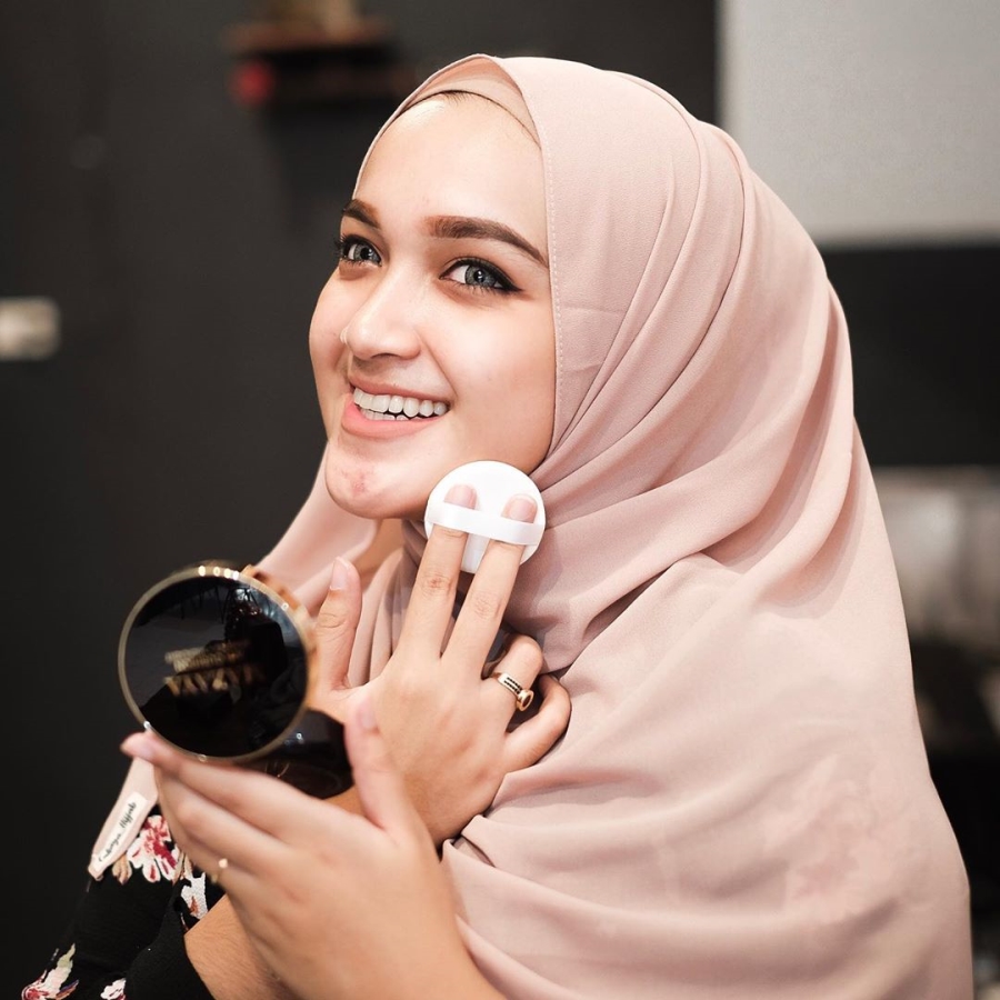 Tips Memilih Kosmetik Halal Untuk Kecantikan Muslimah